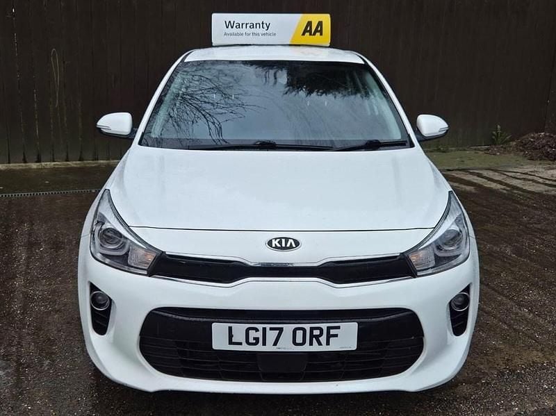 Used Kia Rio 76 HP (55 kW) 2017 White Hatchback