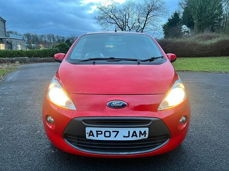 Usado Ford Ka Zetec 69 HP (50 kW) 2012 Vermelho Citadino