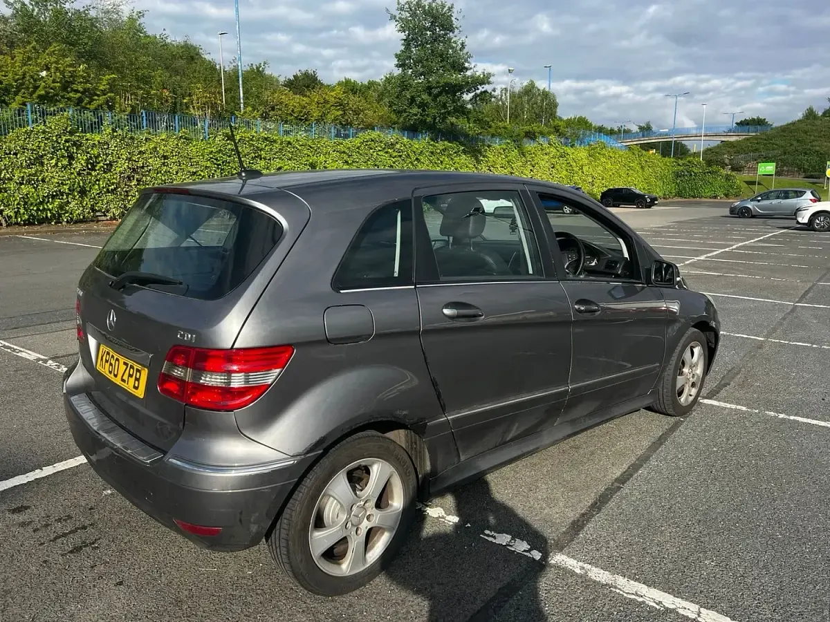 Used Mercedes B200 2010 Grey MPV
