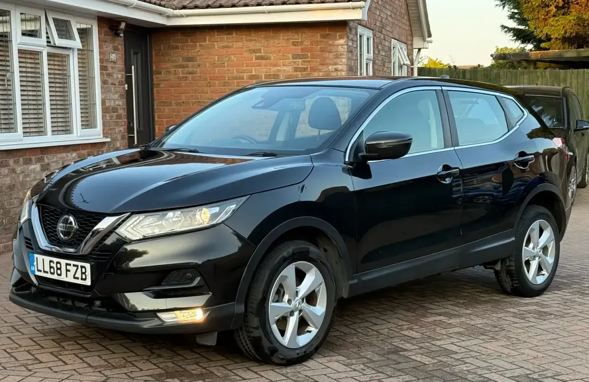 Used Nissan Qashqai Acenta Premium 2019 Black SUV
