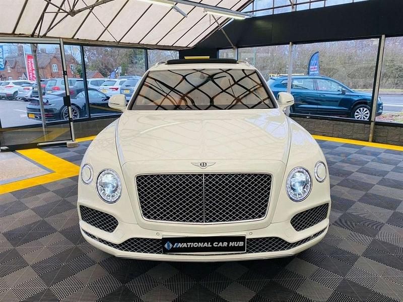 Used Bentley Bentayga 550 HP (404 kW) 2019 White SUV