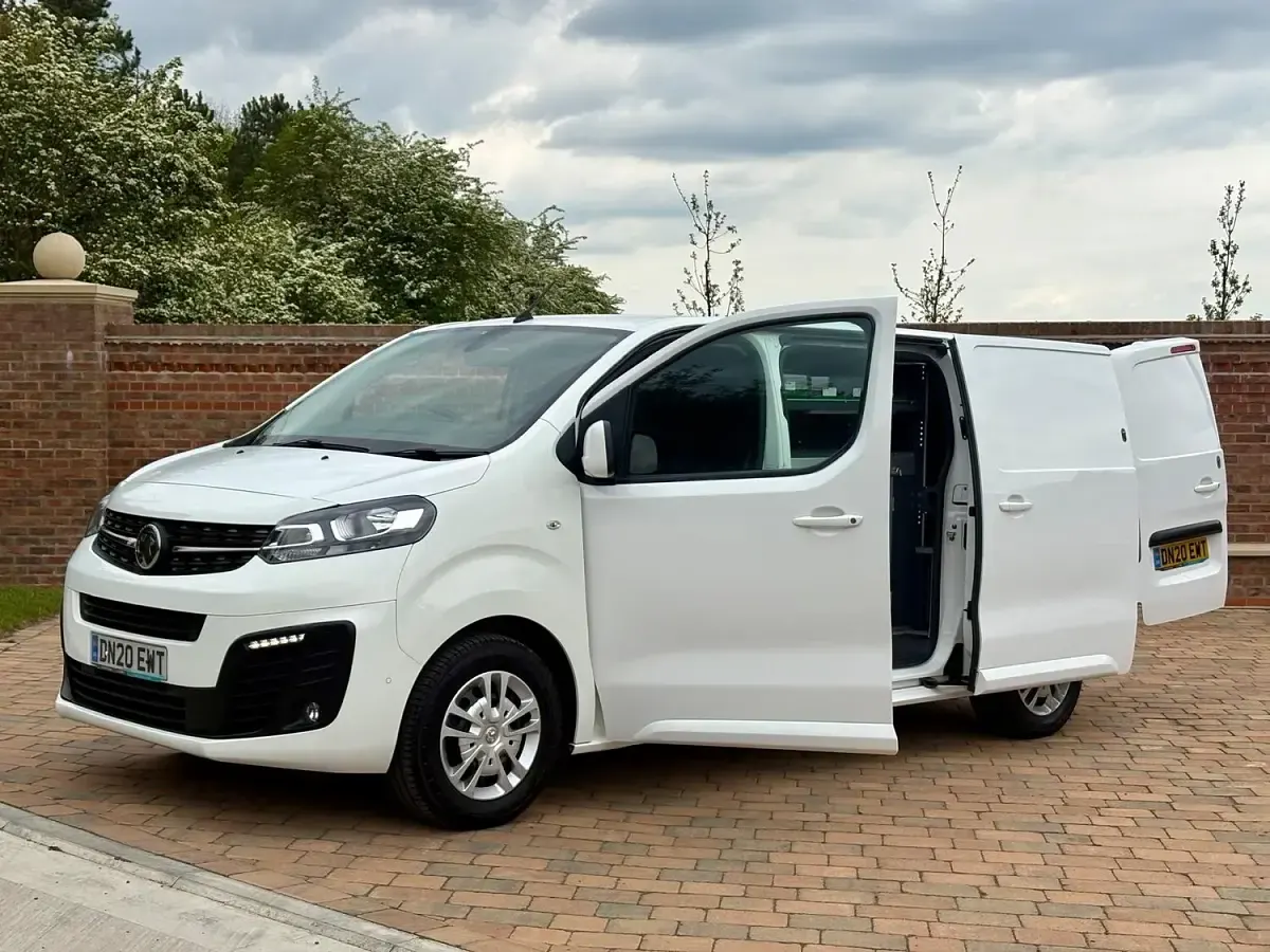 Used Vauxhall Vivaro Sportive 100 HP (73 kW) 2020 White MPV