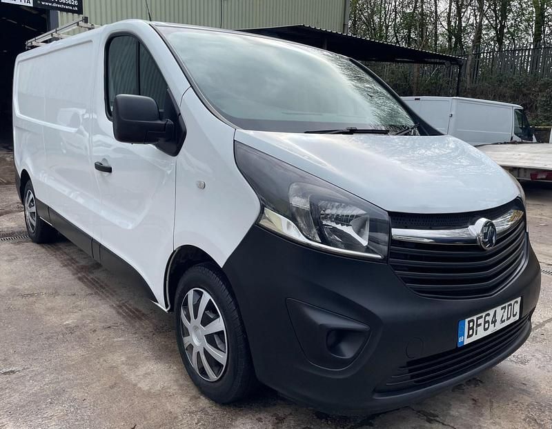 Used Vauxhall Vivaro 90 HP (66 kW) 2014 White MPV