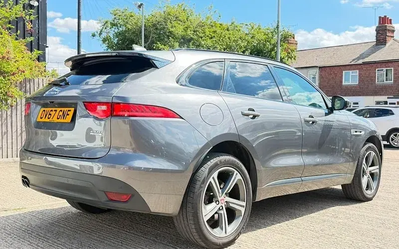 Used Jaguar F-Pace R-Sport 179 HP (131 kW) 2020 SUV