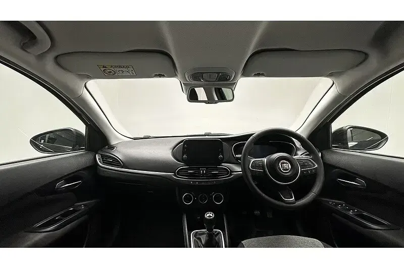 Used Fiat Tipo Cross 100 HP (73 kW) 2022 Black Hatchback