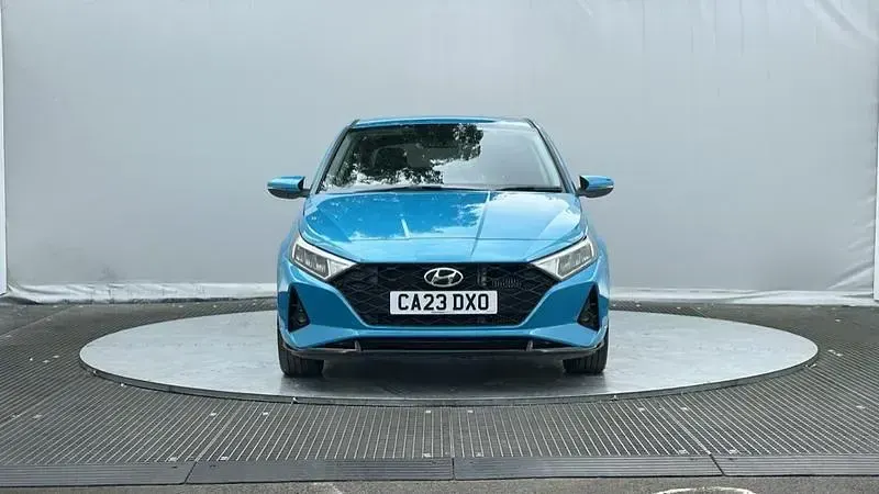 Used Hyundai i20 Premium 100 HP (73 kW) 2023 Turquoise Hatchback