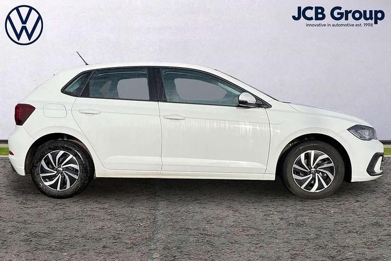 Used VW Polo Life 95 HP (69 kW) 2024 White Hatchback