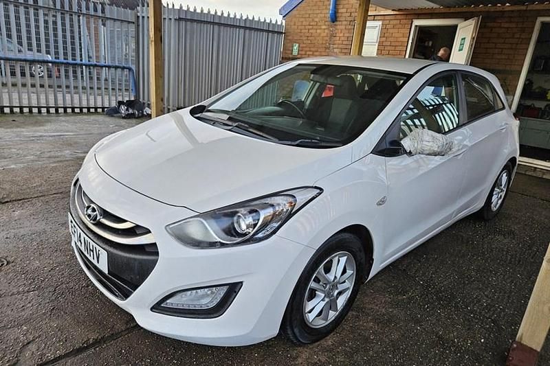 White Used 2014 Hyundai i30 Active Hatchback | £2,995 (Fair price) - Image 1/1