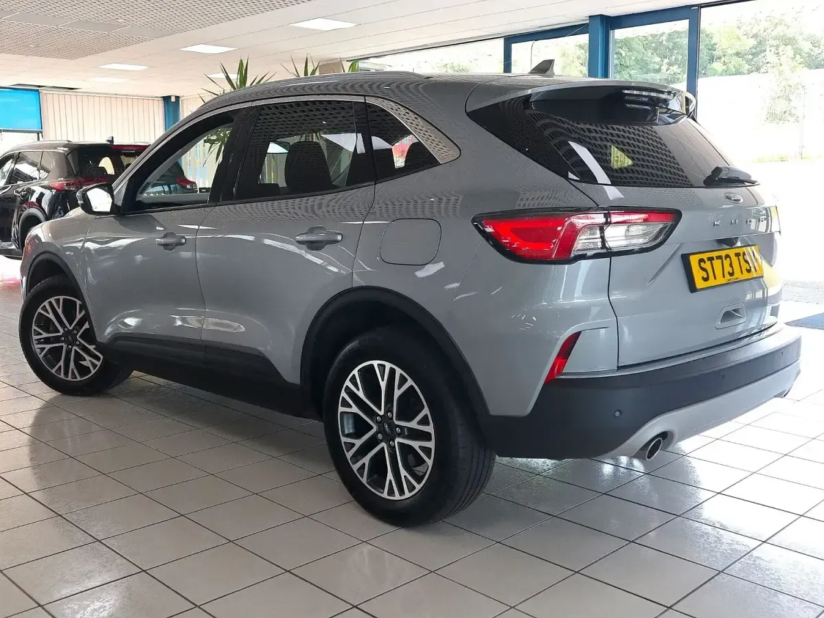 Used Ford Kuga Titanium 150 HP (110 kW) 2023 Silver SUV