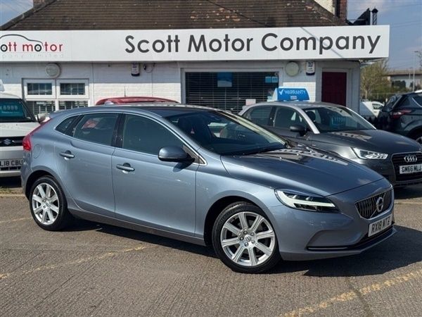 Blue Used 2018 Volvo V40 Inscription Estate | £10,199 (Fair price) - Image 1/1