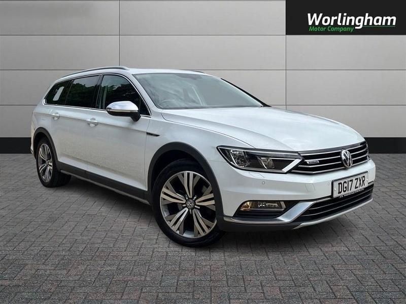 White Used 2017 VW Passat Estate | £16,495 (Expensive) - Image 1/4