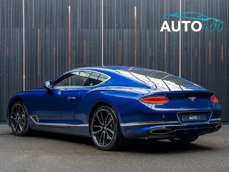 Begagnad Bentley Continental Mulliner 635 HK (467 kW) 2018 Blå Sportkupé
