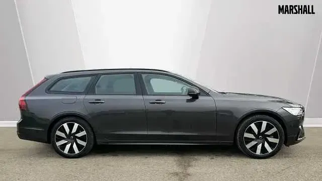 Used Volvo V90 Plus 350 HP (257 kW) 2024 Metallic  platinum grey  Estate