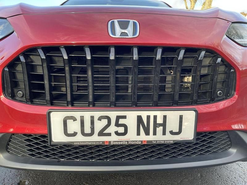 Used Honda ZR-V Elegance 181 HP (133 kW) 2025 Red SUV