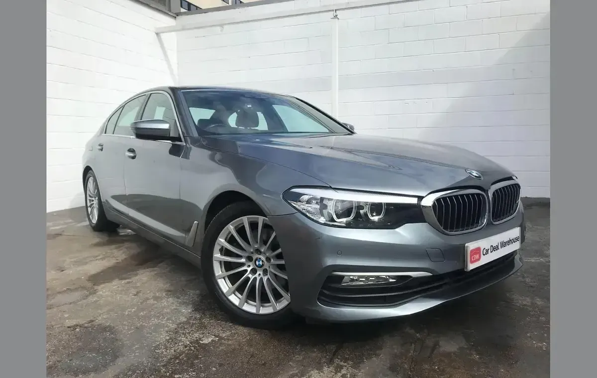 Used BMW 520 Efficient Dynamics 187 HP (137 kW) 2018 Blue Sedan