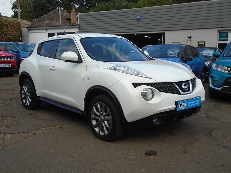 White Used 2014 Nissan Juke Tekna SUV | £5,495 (Fair price) - Image 1/2