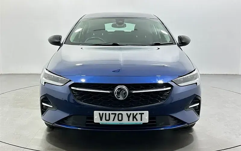 Second-hand Vauxhall Insignia Sport 122 CP (89 kW) 2021 Albastru Hatchback