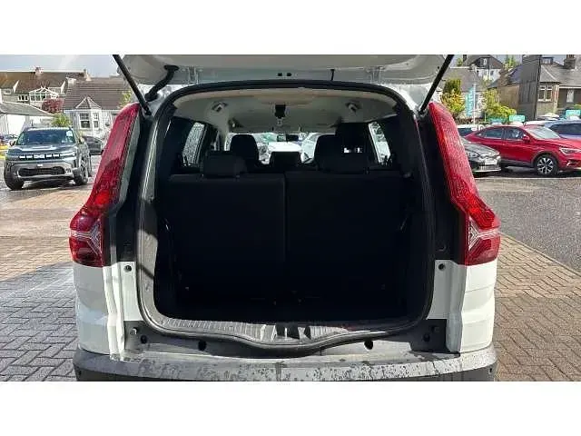 Begagnad Dacia Jogger Essentiel 110 HK (80 kW) 2022 Vit Minibuss