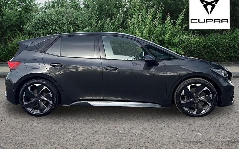Begagnad Cupra Born e-Boost 169 kW (230 HK) 2023 Grå Halvkombi