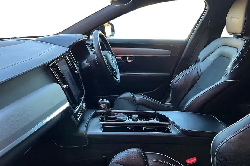 Used Volvo S90 R-Design 187 HP (137 kW) 2019 Grey Sedan