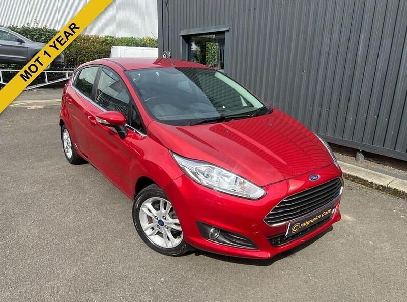 Red Used 2016 Ford Fiesta Zetec Hatchback | £3,995 (Super price) - Image 1/4