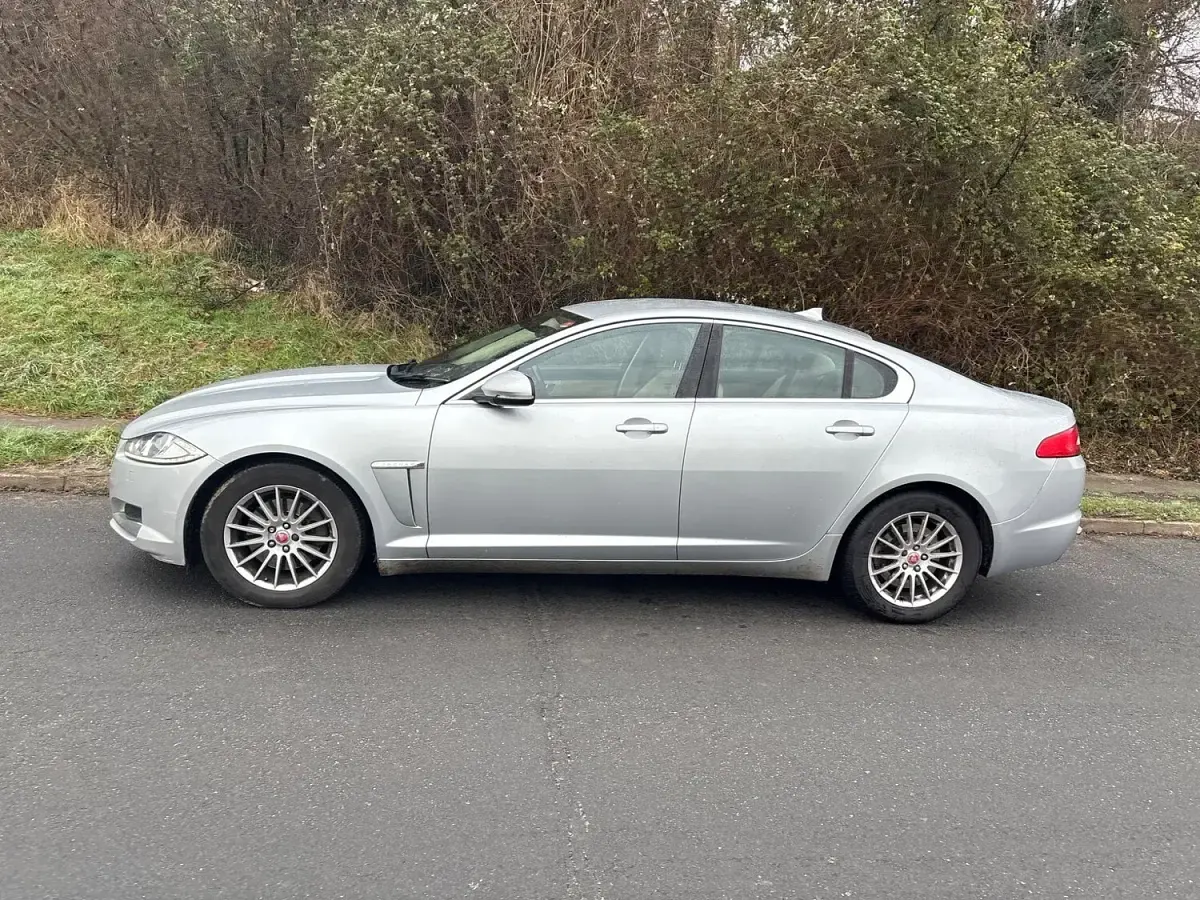 Used Jaguar XF SE 2013 Silver Sedan