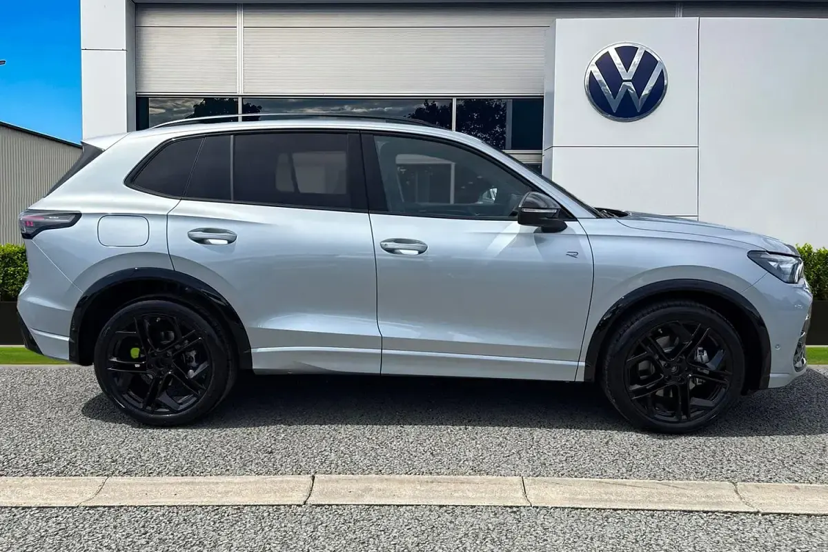 New VW Tiguan Black Edition 150 HP (110 kW) 2026 Silver SUV