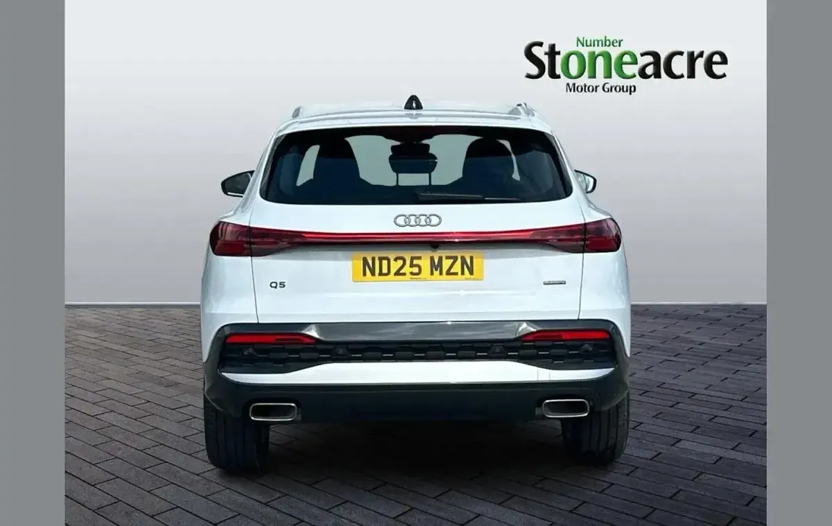 Used Audi Q5 Sport 200 HP (147 kW) 2025 White SUV