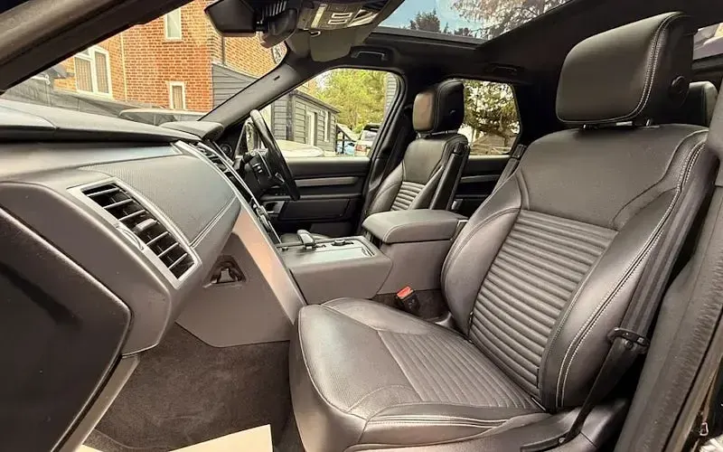 Used Land Rover Discovery SE Dynamic 300 HP (220 kW) 2022 Black SUV