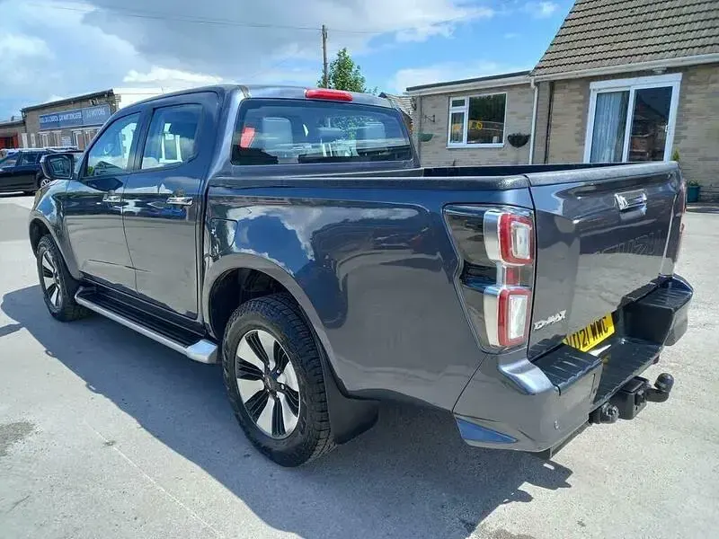 Used Isuzu D-Max 163 HP (119 kW) 2021 Grey Pickup