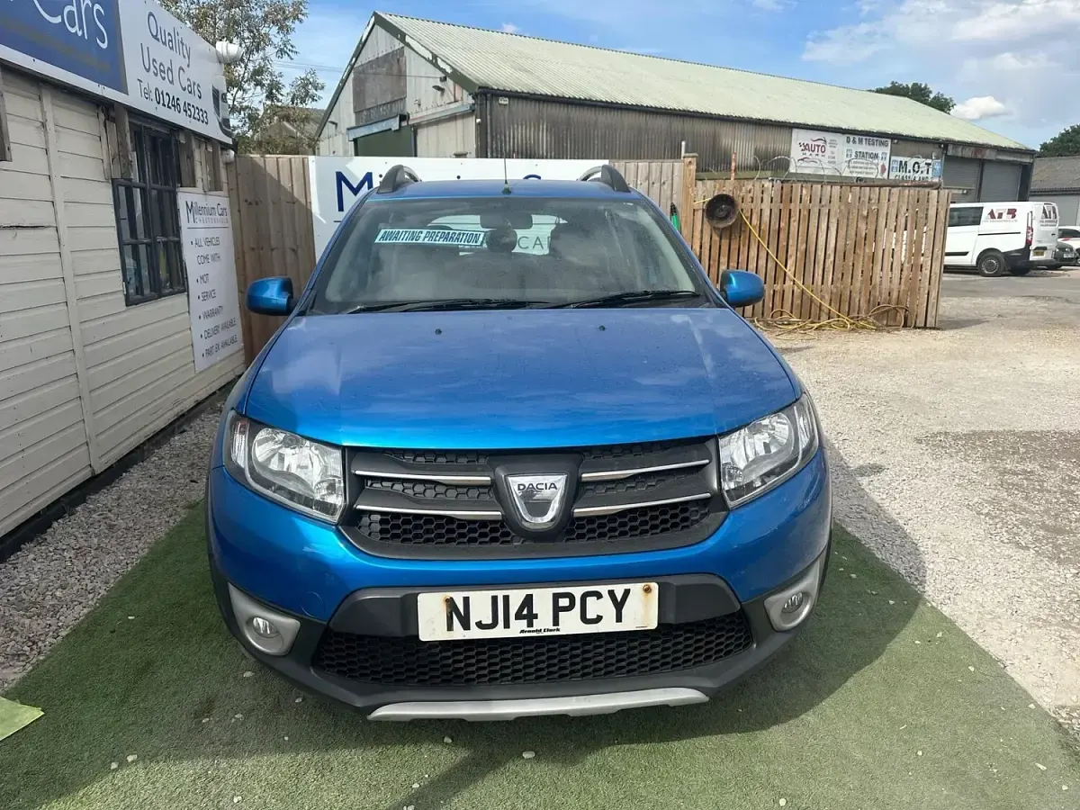 Used Dacia Sandero Lauréate 2014 Blue Hatchback