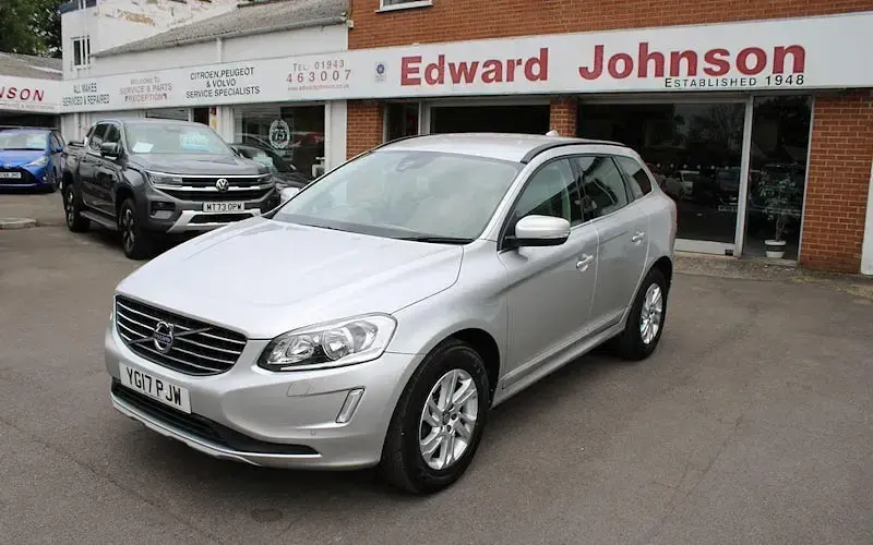 Used Volvo XC60 SE 190 HP (139 kW) 2017 Silver SUV