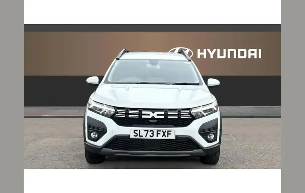 Used Dacia Jogger Expression 141 HP (103 kW) 2023 White MPV