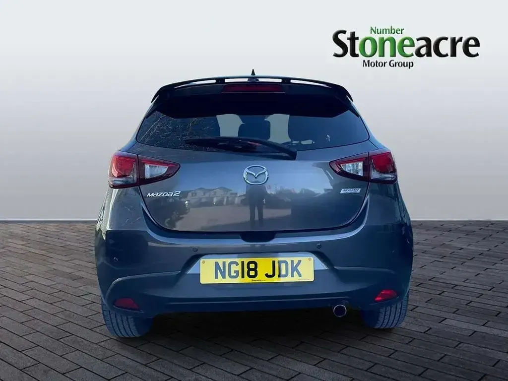 Używany Mazda 2 Inclusive 90 KM (66 kW) 2018 Szary Hatchback