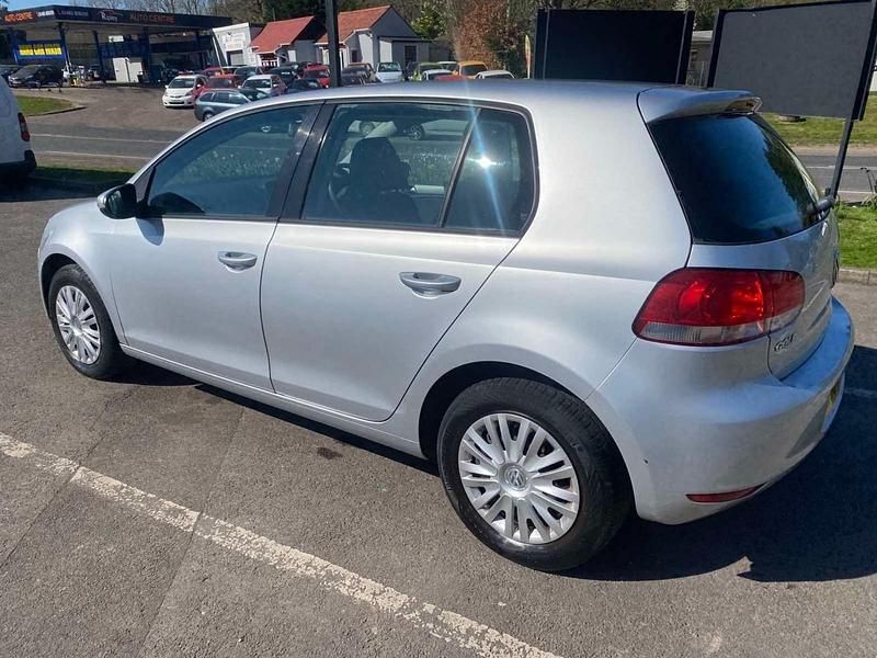 Usado VW Golf VI S 105 HP (77 kW) 2010 Prateado Citadino