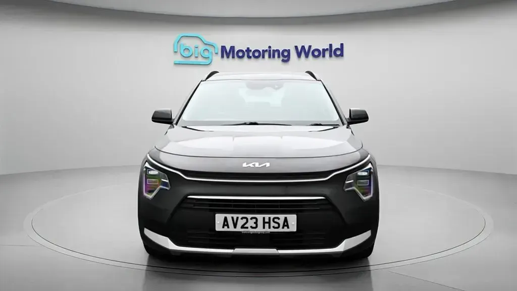 Gebraucht Kia Niro 139 PS (102 kW) 2023 Grau SUV