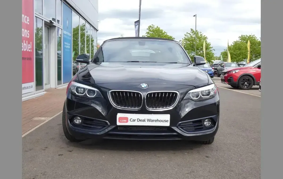 Usado BMW 218 Sport Line 134 HP (98 kW) 2020 Preto Cabrios