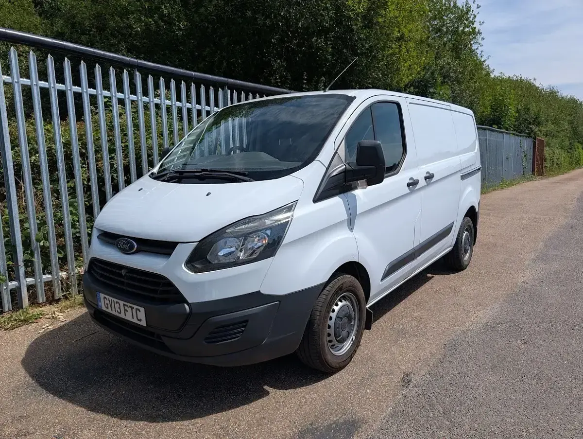 Used Ford Transit Custom 125 HP (91 kW) 2013 White Van