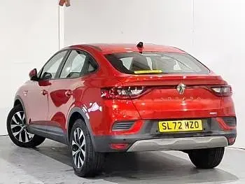 Begagnad Renault Arkana Iconic 142 HK (104 kW) 2022 Röd SUV