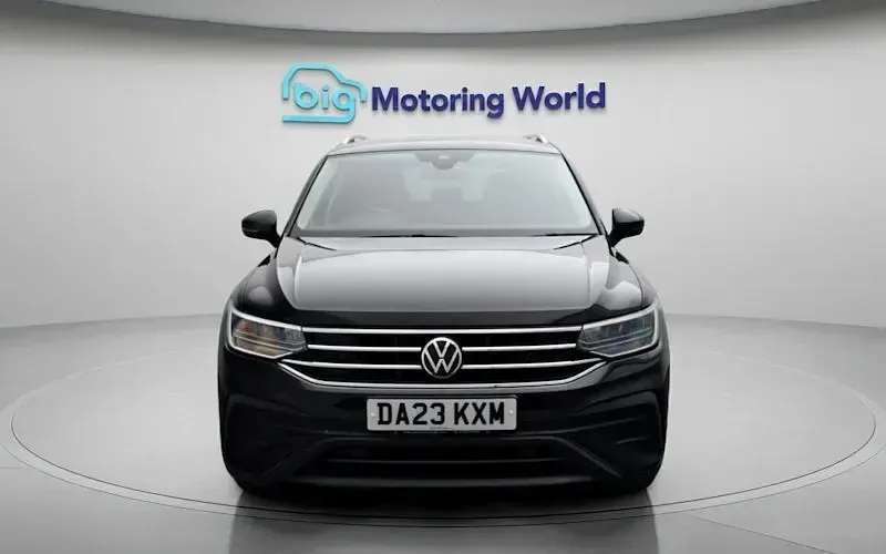 Used VW Tiguan Allspace Life 150 HP (110 kW) 2023 Black SUV