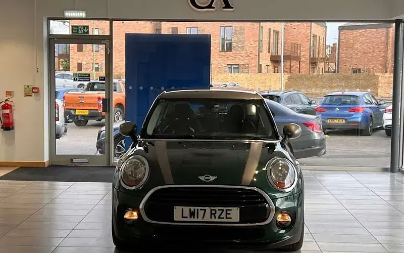Used Mini Cooper Hatch 136 HP (100 kW) 2017 Hatchback
