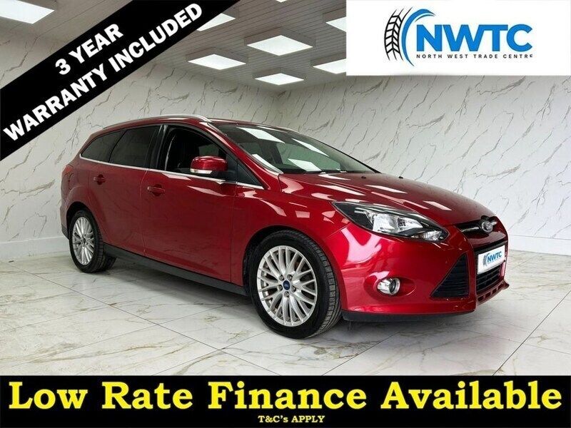 Red Used 2013 Ford Focus Zetec Estate | £5,095 (Fair price) - Image 1/4