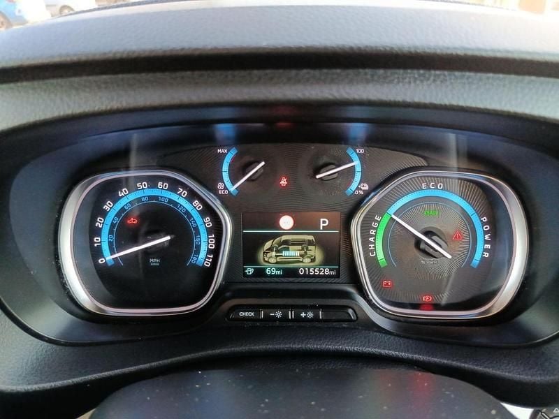 Used Peugeot e-Traveller Allure 98 kW (134 HP) 2022 White MPV