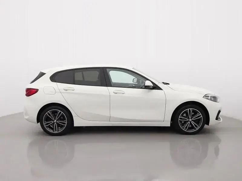 Used BMW 118 Sport Line 138 HP (101 kW) 2020 White Hatchback