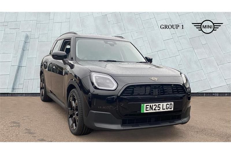 Midnight black ii New 2025 Mini Countryman Classic SUV | £31,450 (Good price) - Image 1/4