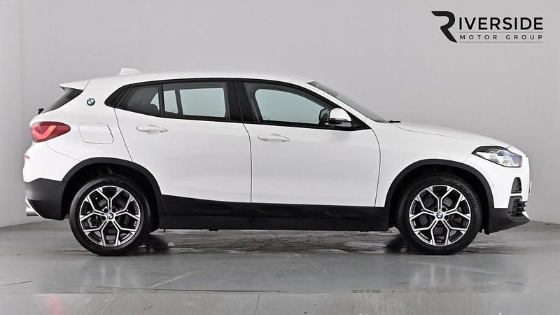 Used BMW X2 Sport Line 178 HP (130 kW) 2022 Mineral white SUV