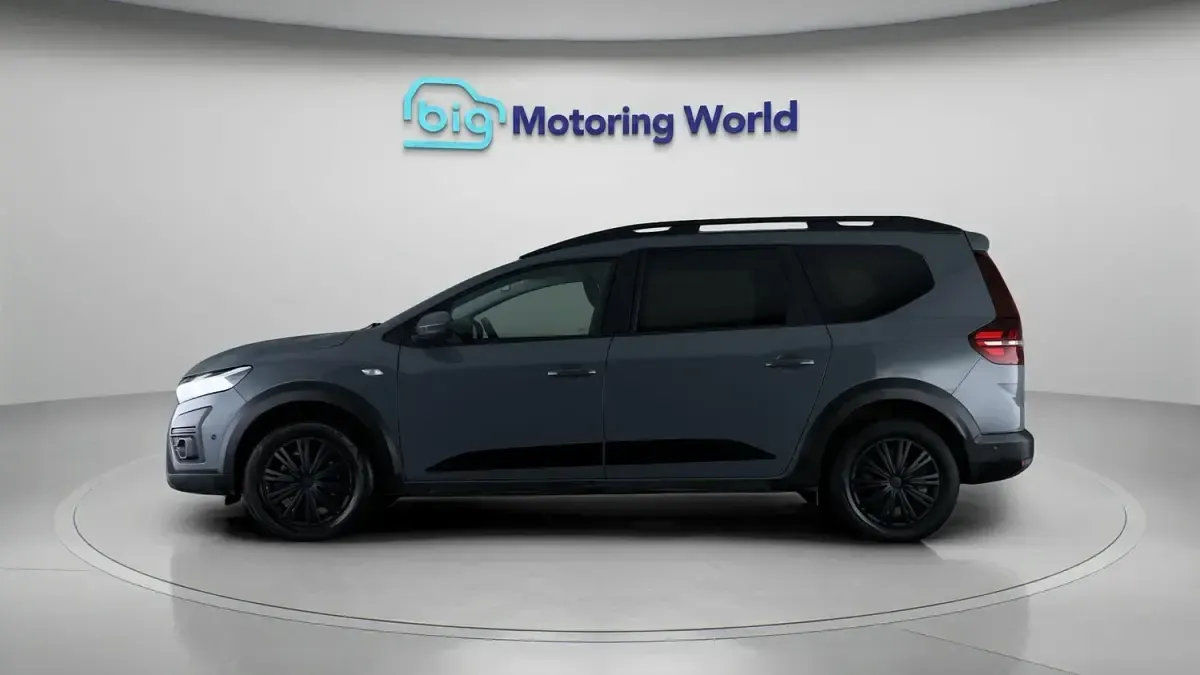Used Dacia Jogger Expression 141 HP (103 kW) 2024 Grey MPV