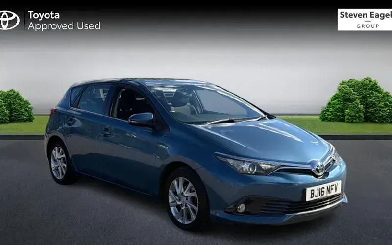 Used Toyota Auris Hybrid Business Edition 136 HP (100 kW) 2016 Hatchback