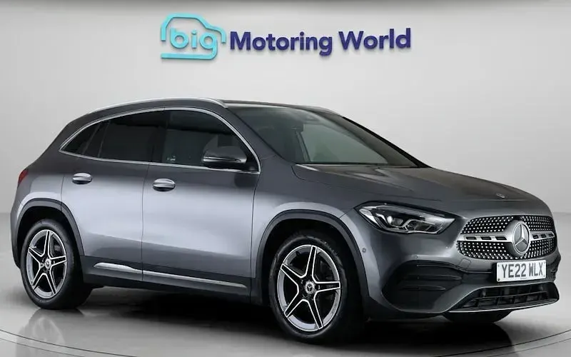 Usado Mercedes GLA200 AMG line 163 HP (119 kW) 2022 SUV