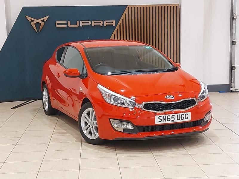 Used Kia ProCeed 2016 Red Hatchback